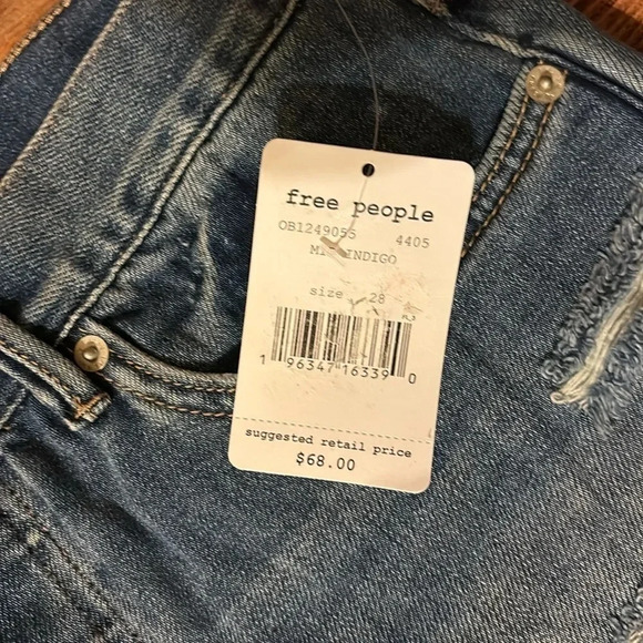 FREE People Loving Good Vibrations High-Rise Distressed Short Size 28 NWT - Picture 6 of 12